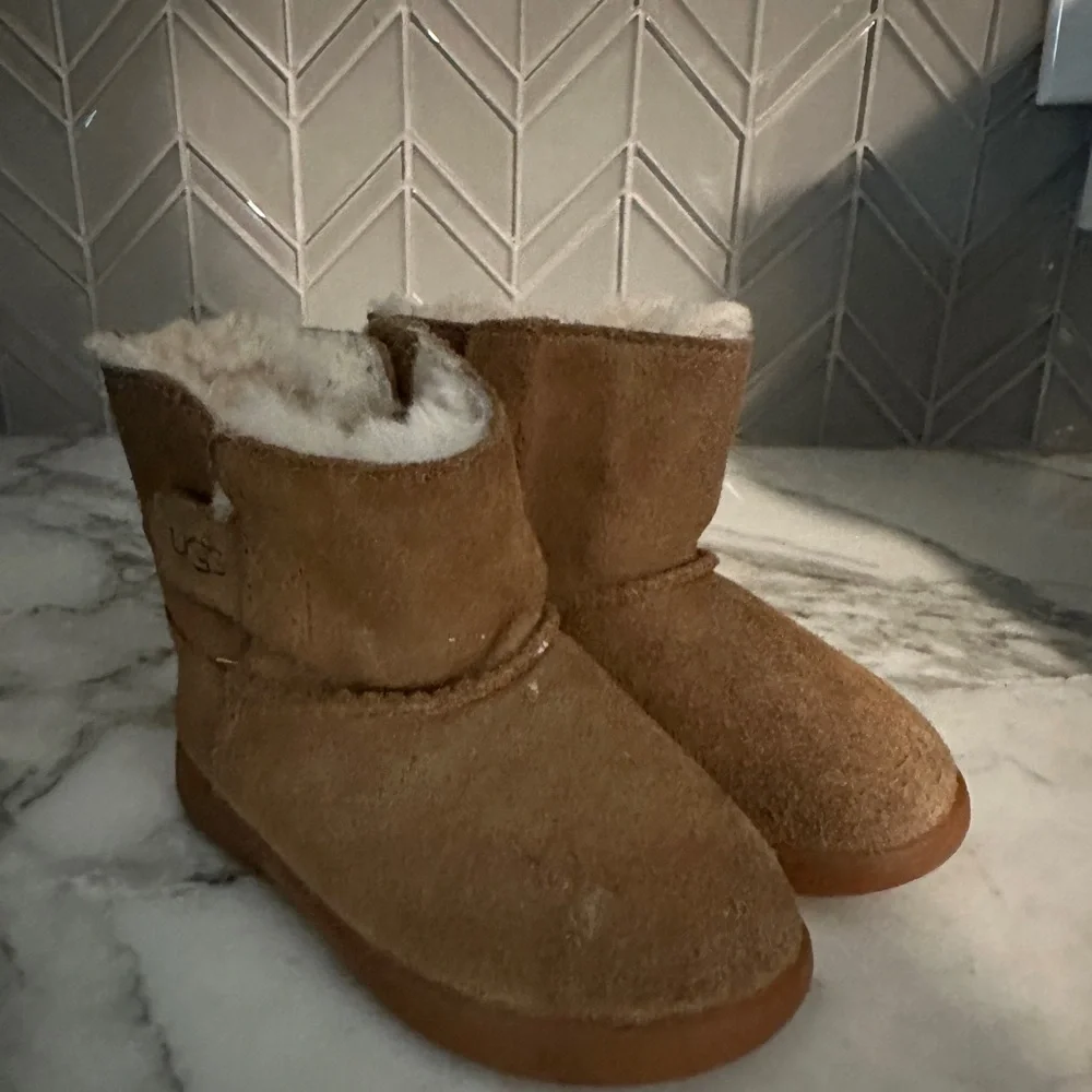 $18 ADD ON ugg boots toddler uggs 6c Zara Janie and Jack Baby Gap Old Navy‎